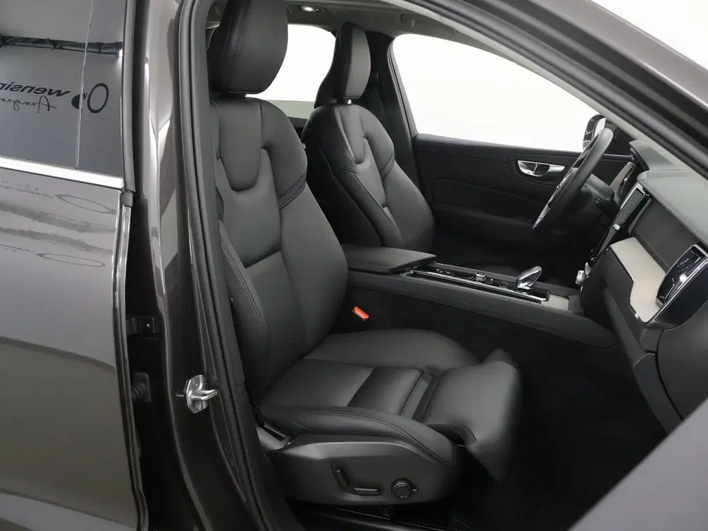 Volvo XC60 2.0 T8 Plug-in hybrid AWD Inscription uit 2022, foto 10