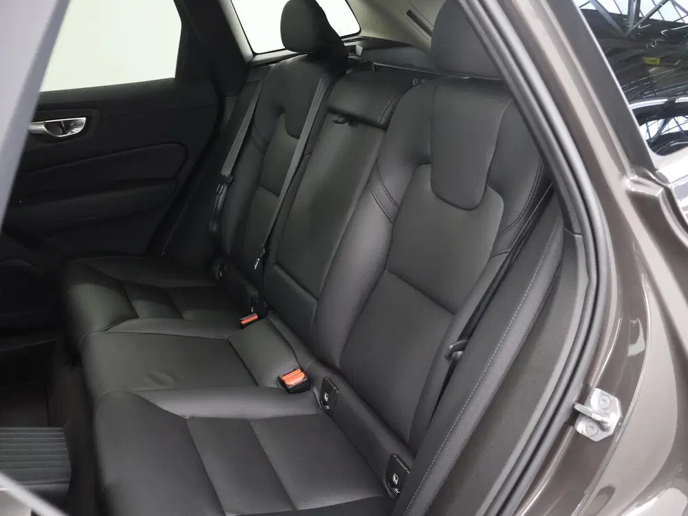 Volvo XC60 2.0 T8 Plug-in hybrid AWD Inscription uit 2022, foto 11