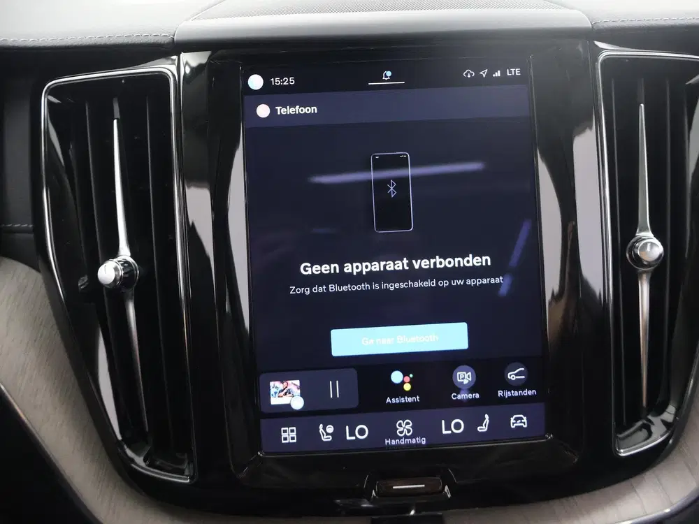 Volvo XC60 2.0 T8 Plug-in hybrid AWD Inscription uit 2022, foto 16