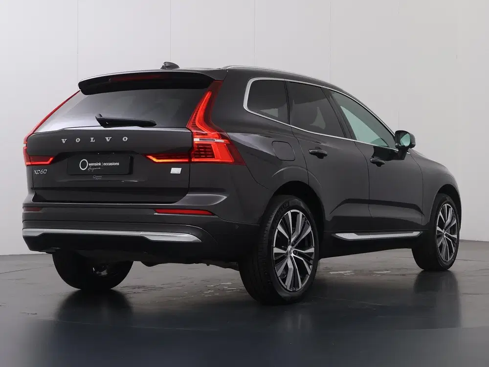 Volvo XC60 2.0 T8 Plug-in hybrid AWD Inscription uit 2022, foto 2