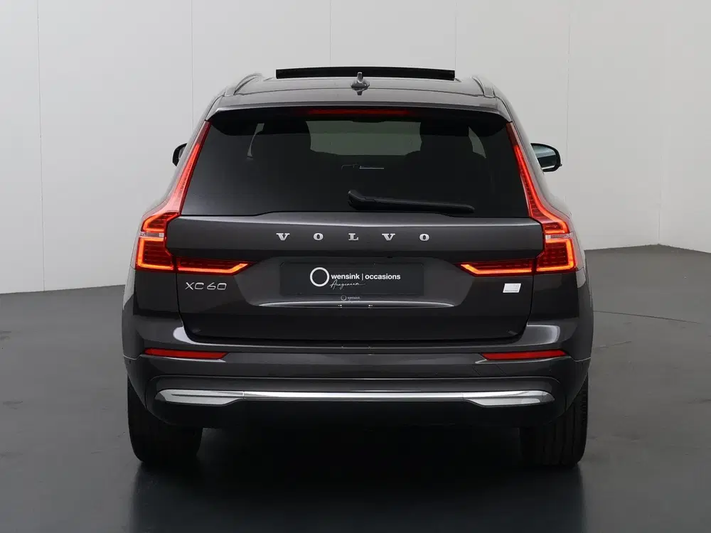 Volvo XC60 2.0 T8 Plug-in hybrid AWD Inscription uit 2022, foto 4