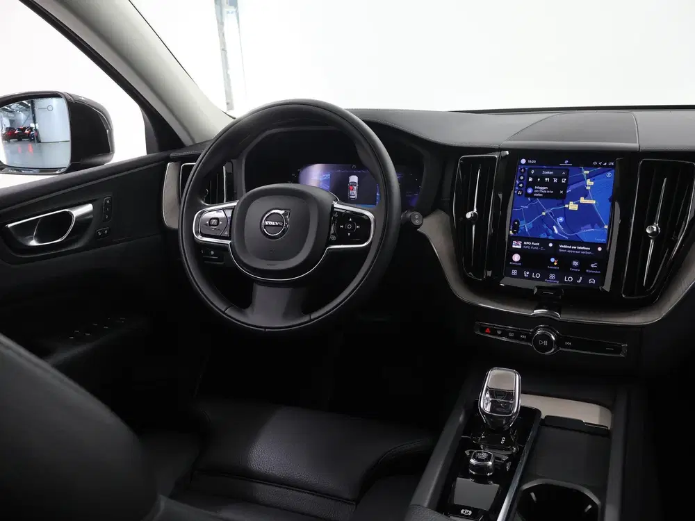 Volvo XC60 2.0 T8 Plug-in hybrid AWD Inscription uit 2022, foto 9