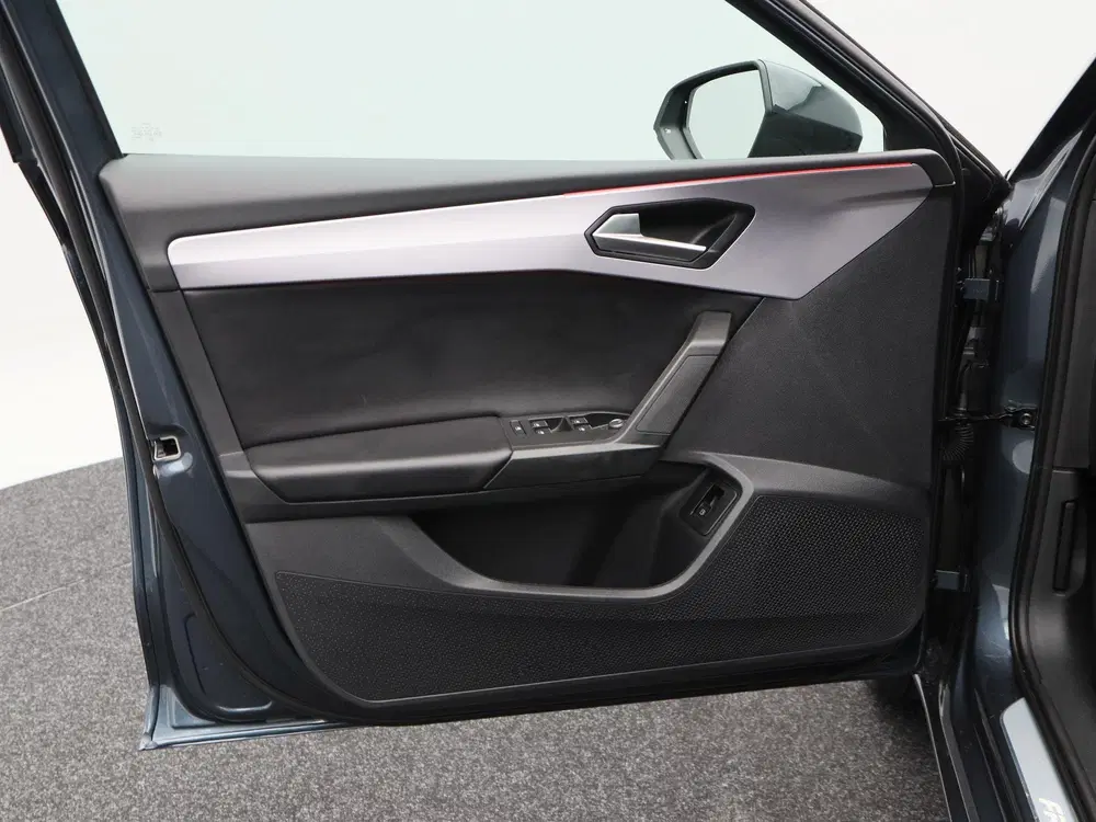 SEAT Leon 1.5 TSi 204 Pk e-Hybrid FR Business uit 2025, foto 17