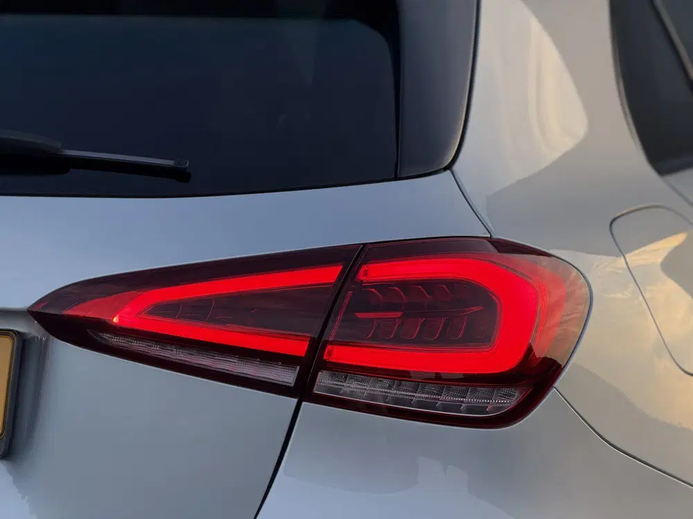 Mercedes-Benz A-Klasse 250 e AMG Night Premium Plus uit 2021, foto 11