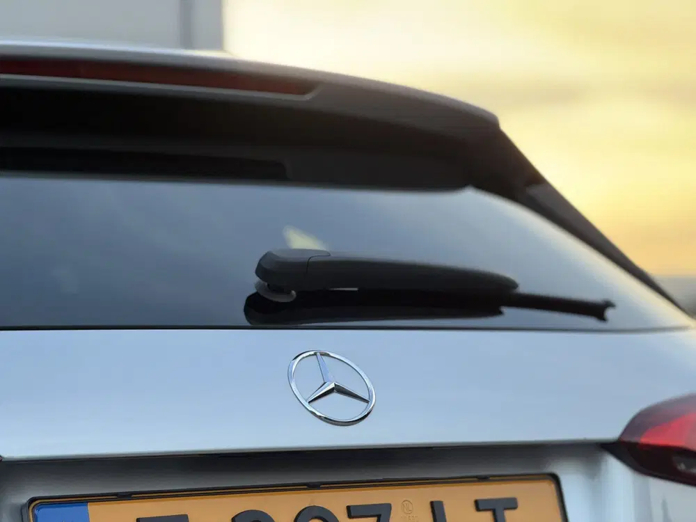 Mercedes-Benz A-Klasse 250 e AMG Night Premium Plus uit 2021, foto 14