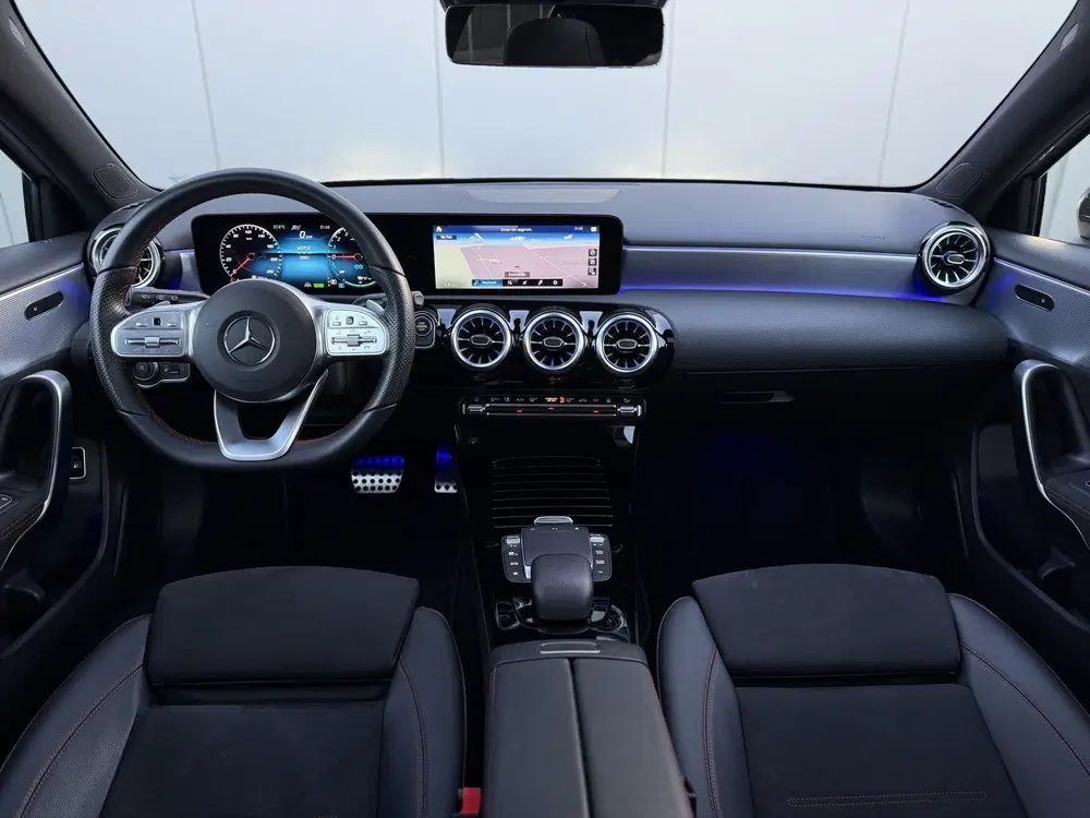 Mercedes-Benz A-Klasse 250 e AMG Night Premium Plus uit 2021, foto 6