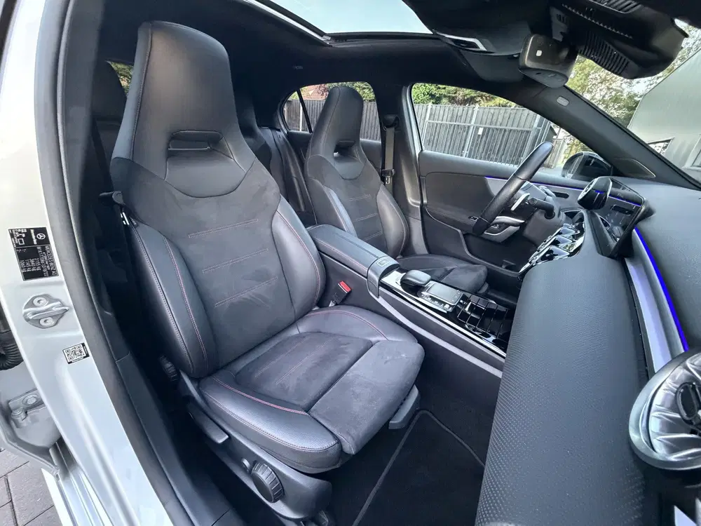 Mercedes-Benz A-Klasse 250 e AMG Night Premium Plus uit 2021, foto 7