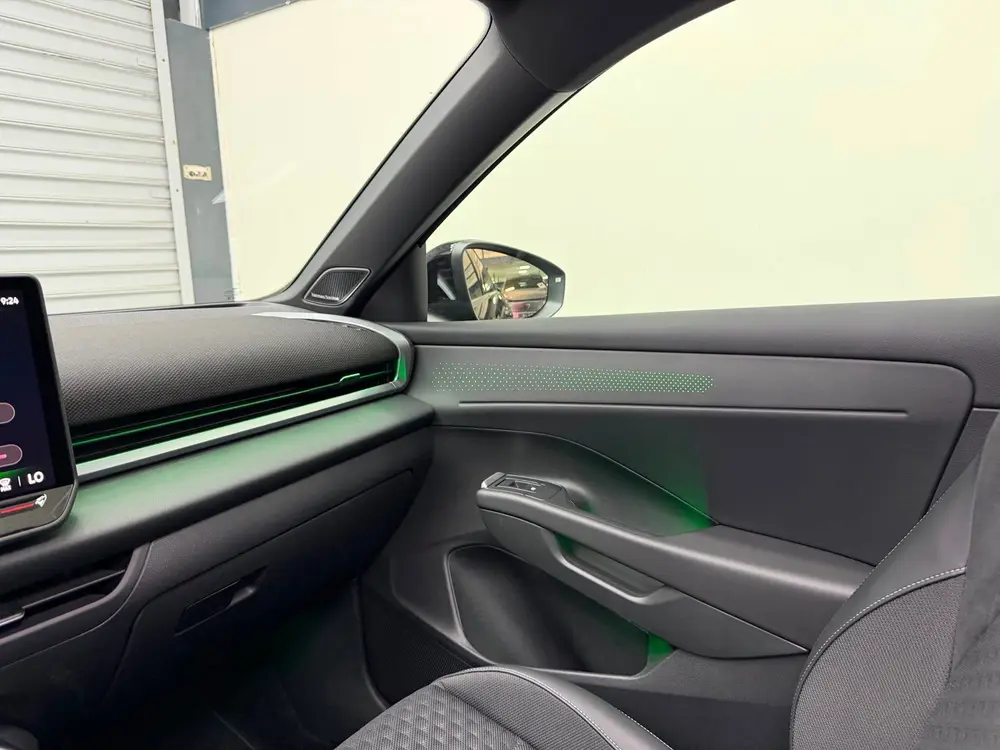 Volkswagen T-Roc 1.5 eTsi R-Line Full option - Pano - Elek. uit 2026, foto 14