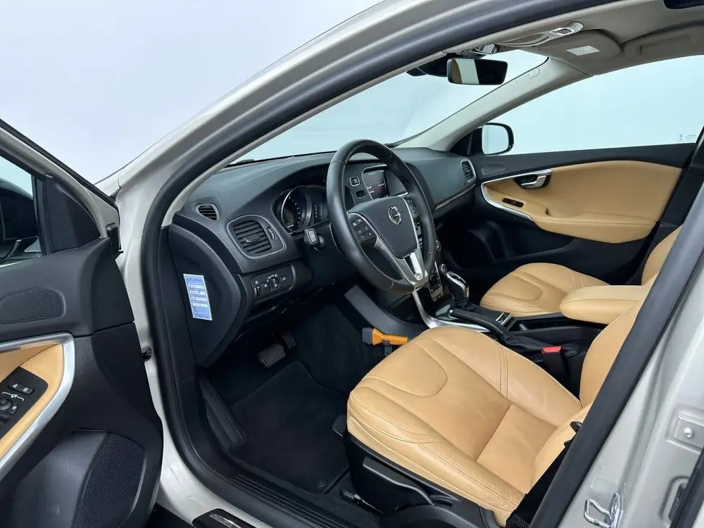 Volvo V40 Cross Country T3 AUT6 Polar+ Luxury uit 2019, foto 15