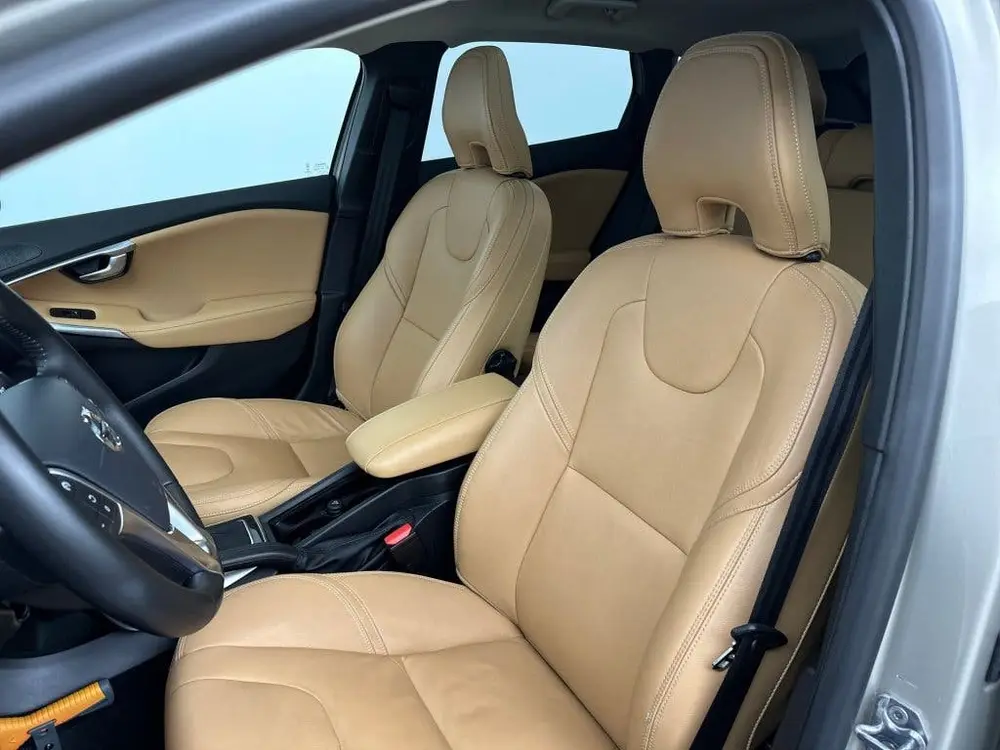 Volvo V40 Cross Country T3 AUT6 Polar+ Luxury uit 2019, foto 16