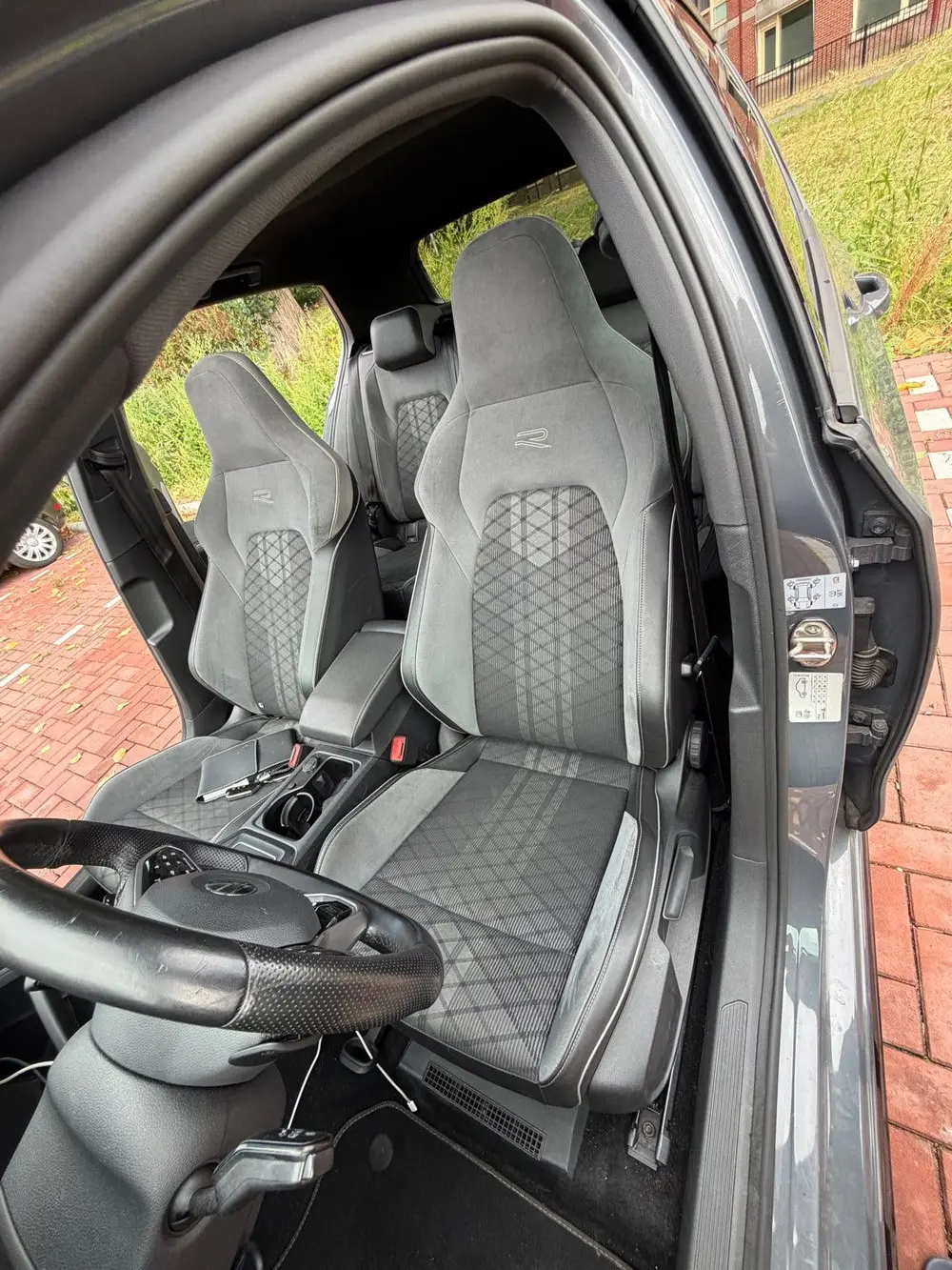 Volkswagen Golf 1.5 Etsi R-Line uit 2022, foto 10