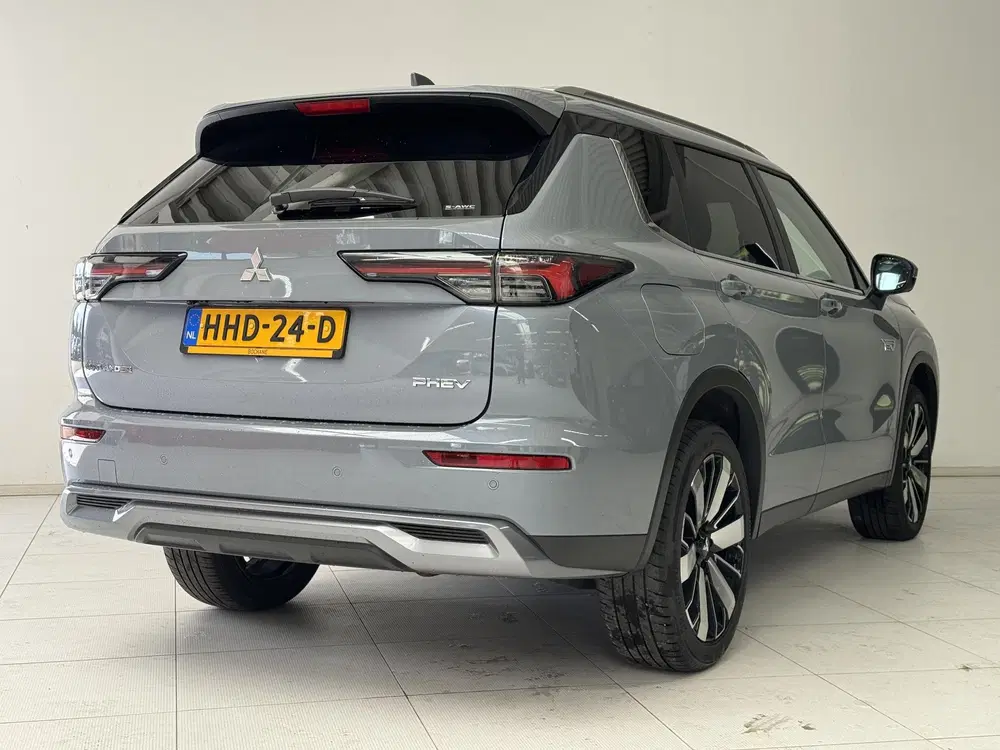 Mitsubishi Outlander 2.4 PHEV Business Edition uit 2025, foto 2