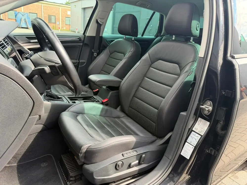 Volkswagen Golf 1.5 TSI Highline Business R uit 2019, foto 9