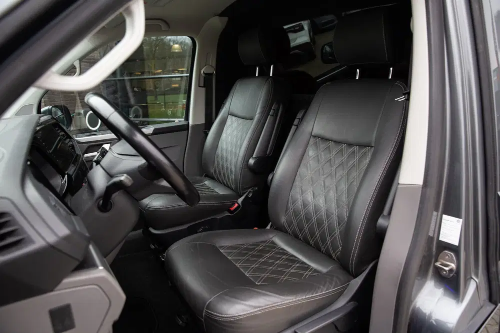 Volkswagen Transporter 2.0 TDI L2 Bulli 200PK uit 2020, foto 3