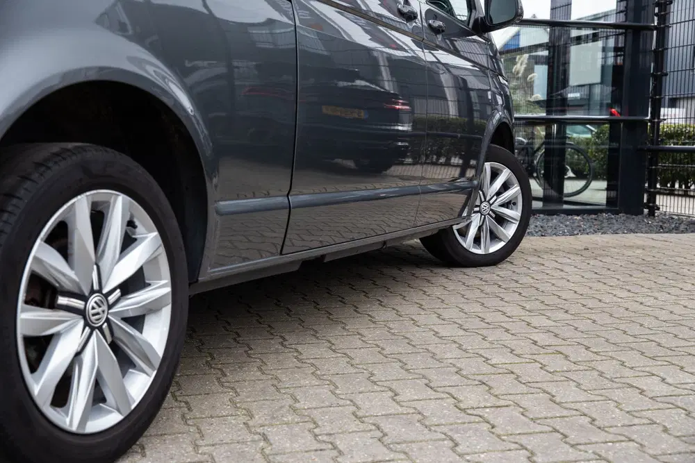 Volkswagen Transporter 2.0 TDI L2 Bulli 200PK uit 2020, foto 9