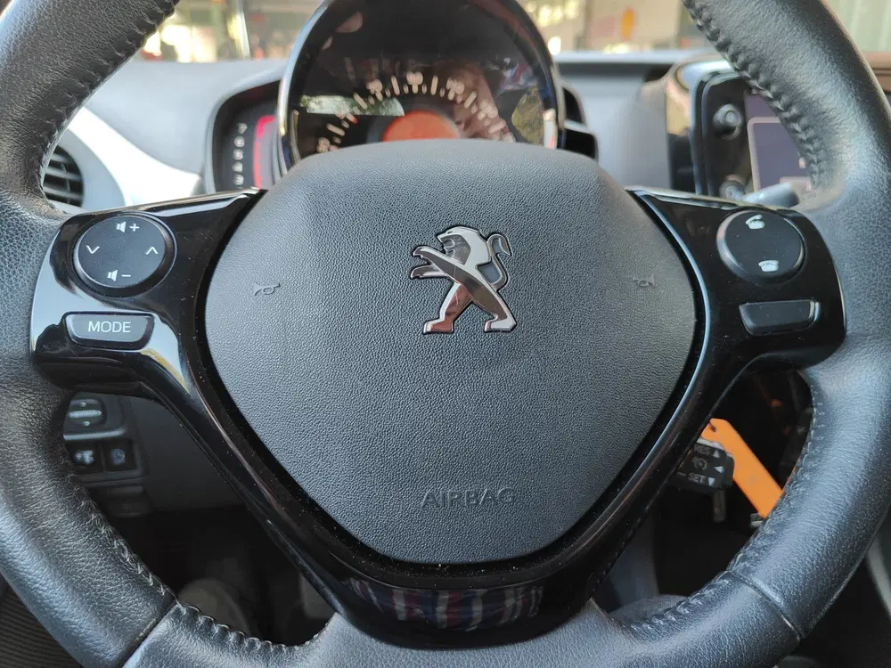 Peugeot 108 1.0 e-VTi Allure Clima Cruise LMV Carplay uit 2021, foto 14