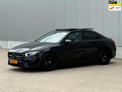 Mercedes-Benz A-Klasse 180 AMG PANO NAP VOL OPTIES uit 2022