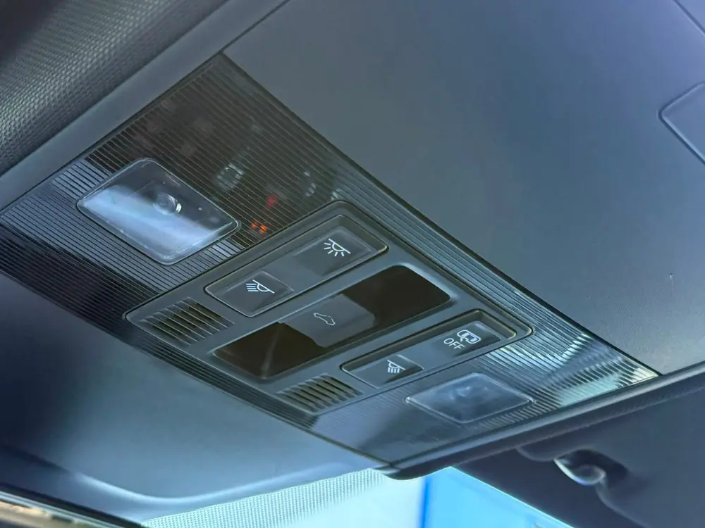 Volkswagen Taigo 1.0 TSI R-Line Business Automaat / Panorama uit 2023, foto 10