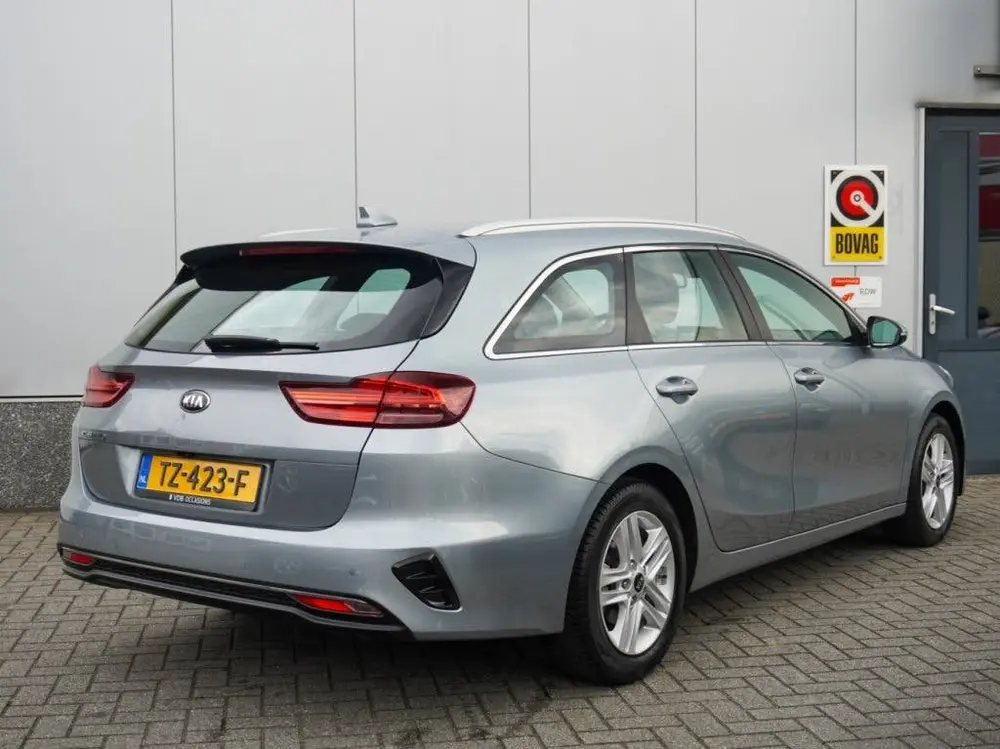 Kia Ceed 1.0 T-GDi DynamicLine CarPlay uit 2019, foto 2