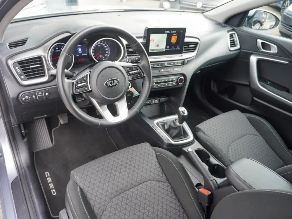 Kia Ceed 1.0 T-GDi DynamicLine CarPlay uit 2019, foto 3
