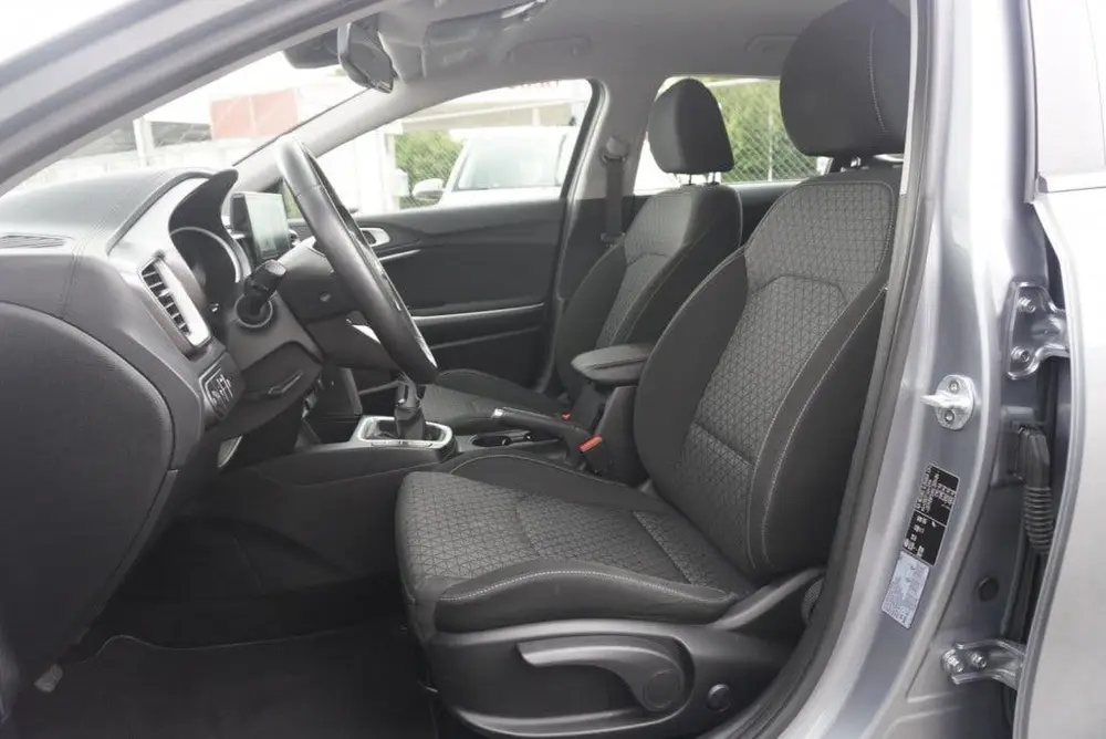 Kia Ceed 1.0 T-GDi DynamicLine CarPlay uit 2019, foto 9