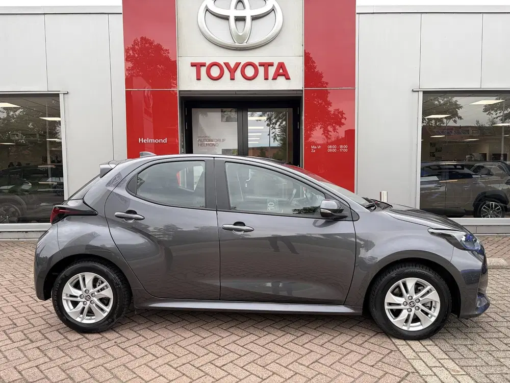 Toyota Yaris 1.5 Hybrid 115 Business uit 2025, foto 2