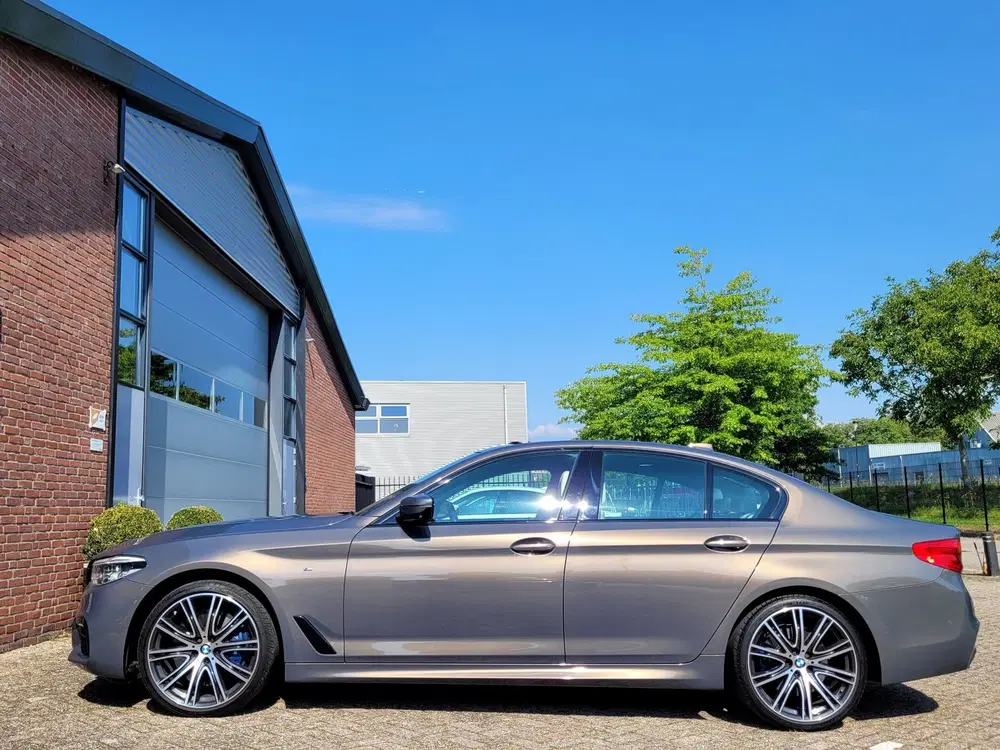 BMW 5-serie 540i M-sport uit 2019, foto 2