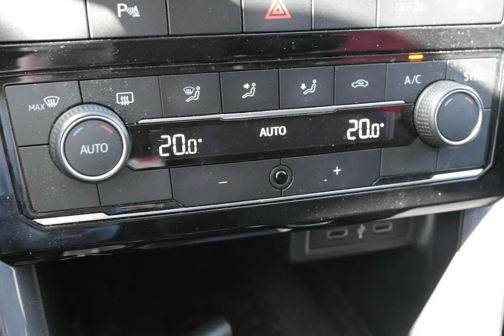 Volkswagen T-Cross 1.0 TSI Style ECC / LM VELGEN / MULTI MED uit 2021, foto 14