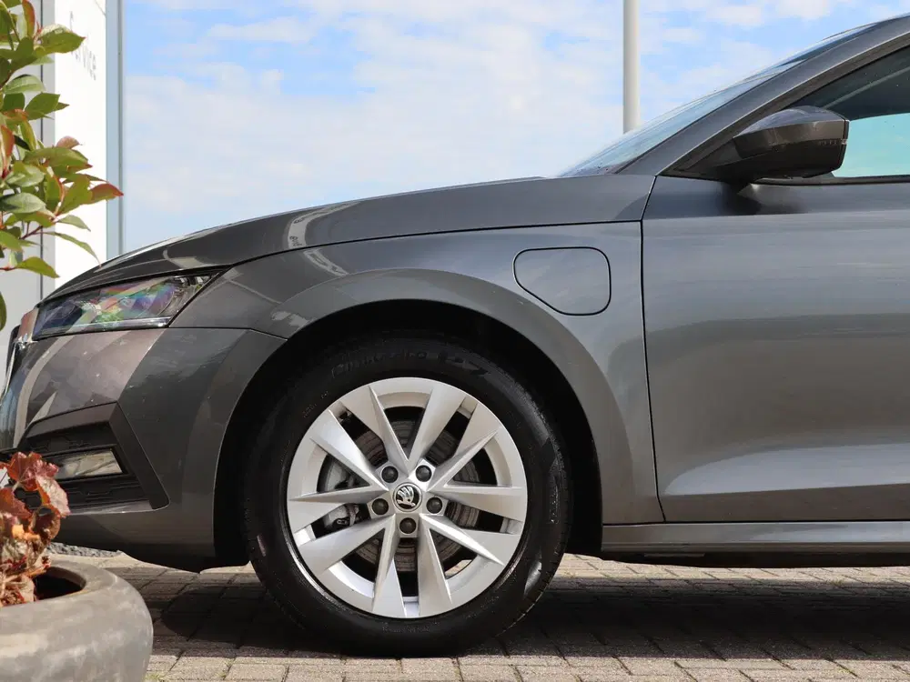Skoda Octavia 1.4 TSI 204 pk DSG iV PHEV Ambition uit 2023, foto 2
