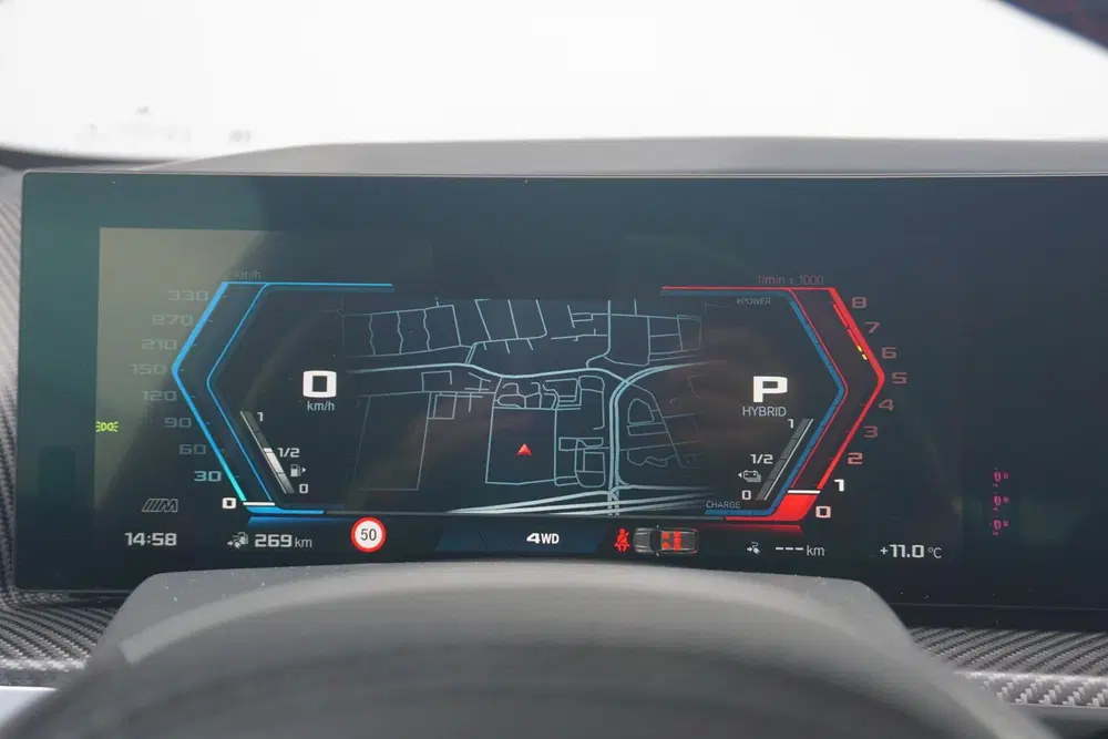 BMW XM uit 2023, foto 16