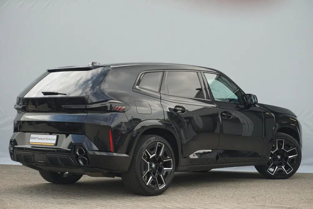 BMW XM uit 2023, foto 2