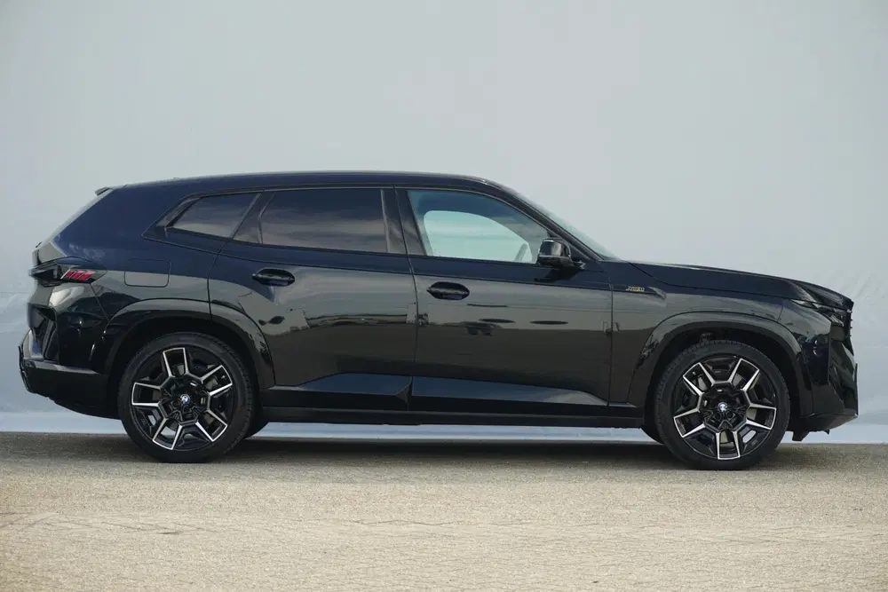 BMW XM uit 2023, foto 4