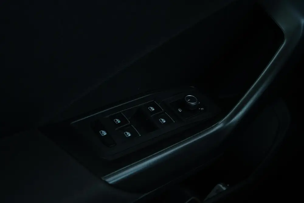 Volkswagen T-Roc 1.0 TSI Style Business uit 2020, foto 16