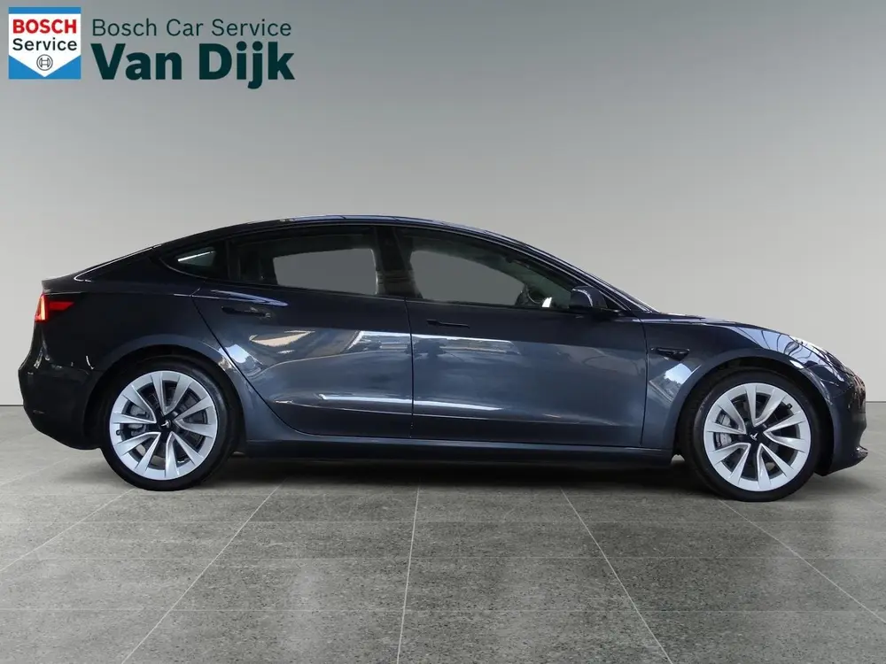 Tesla Model 3 Long Range Dual Motor AWD uit 2021, foto 2