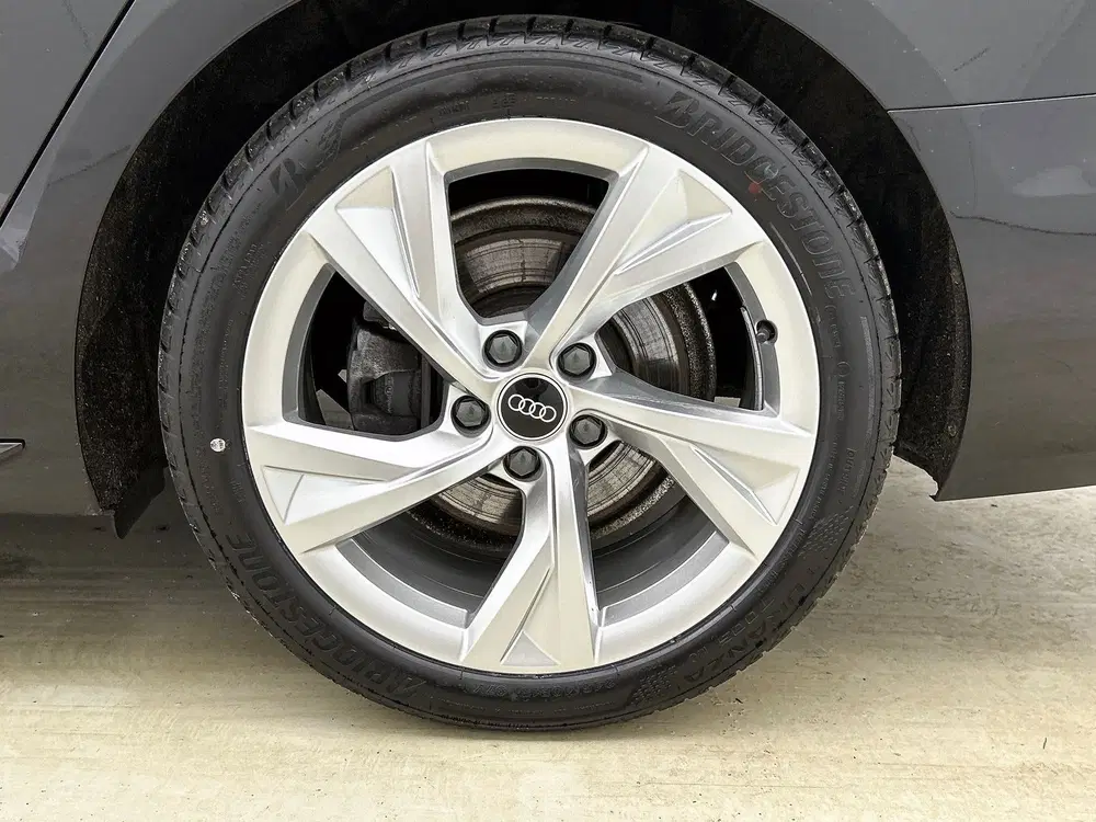 Audi A4 35 TFSI S uit 2021, foto 11