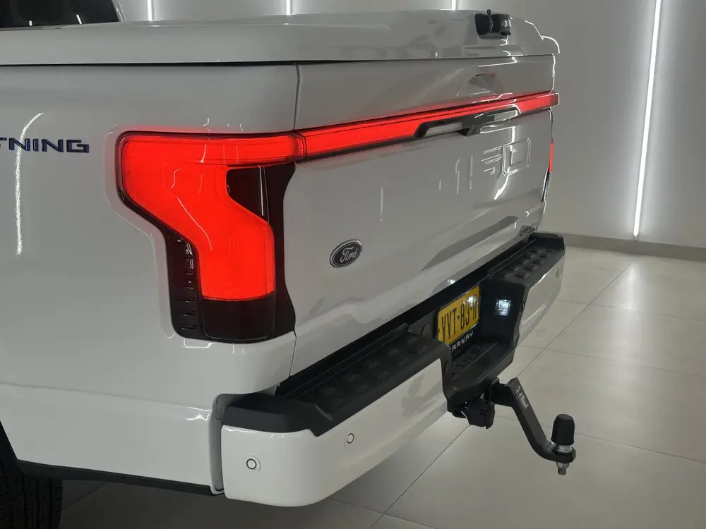 Ford F-150 USA F-150 LIGHTNING Lariat (bj 2023) uit 2023, foto 3