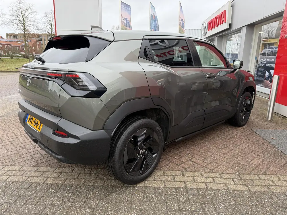 Toyota Urban Cruiser Dynamic 61 kWh uit 2026, foto 5