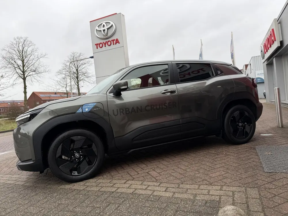Toyota Urban Cruiser Dynamic 61 kWh uit 2026, foto 8