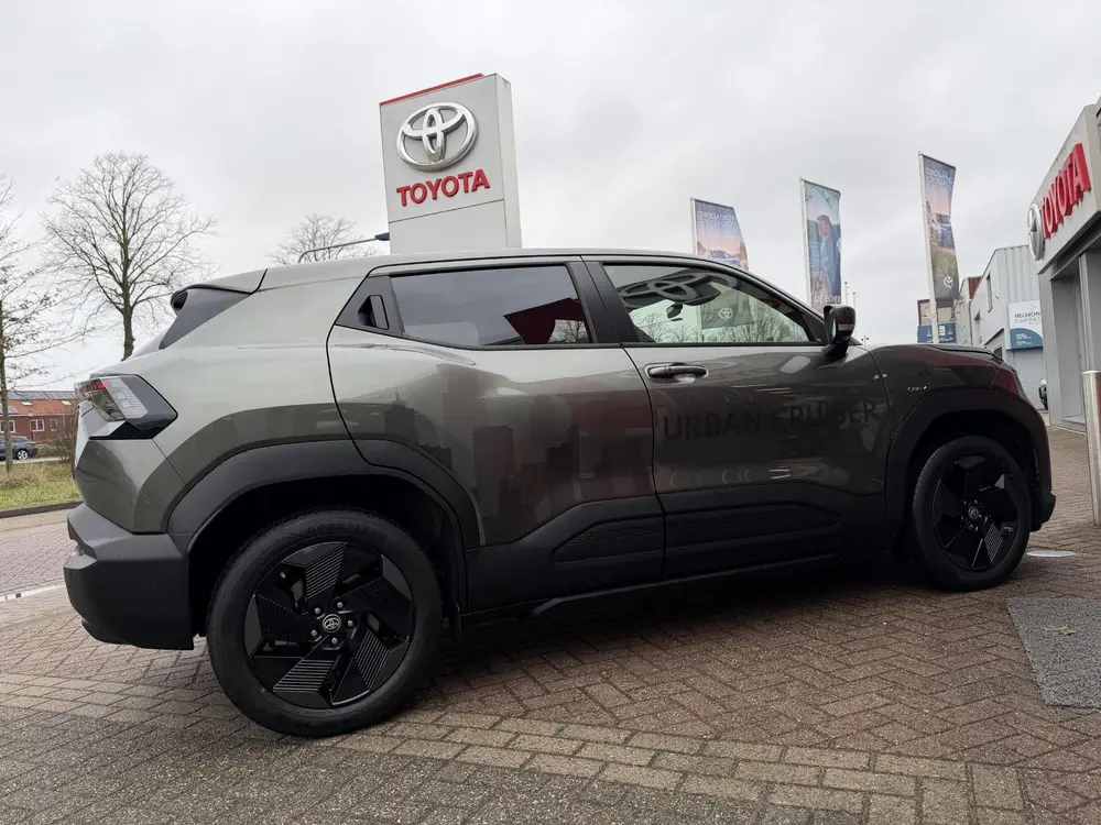 Toyota Urban Cruiser Dynamic 61 kWh uit 2026, foto 9