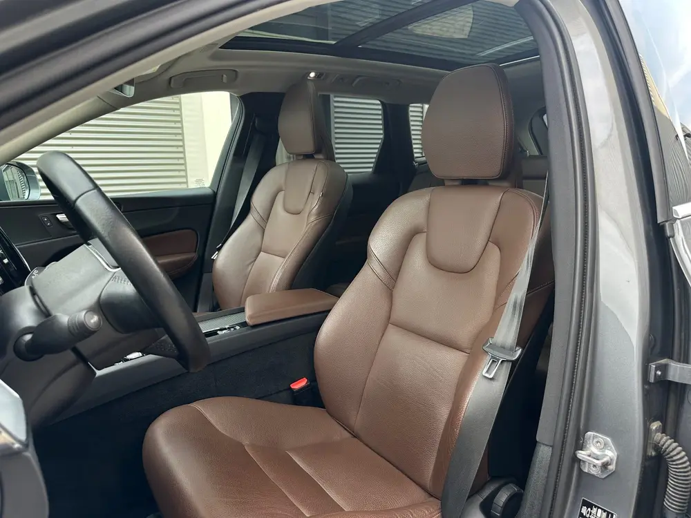 Volvo XC60 2.0 T8 Twin Engine AWD ACC Trekhaak Pano Leer Cam uit 2019, foto 12