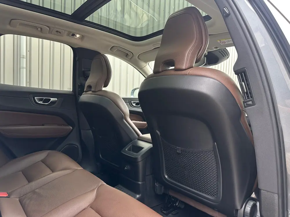 Volvo XC60 2.0 T8 Twin Engine AWD ACC Trekhaak Pano Leer Cam uit 2019, foto 14