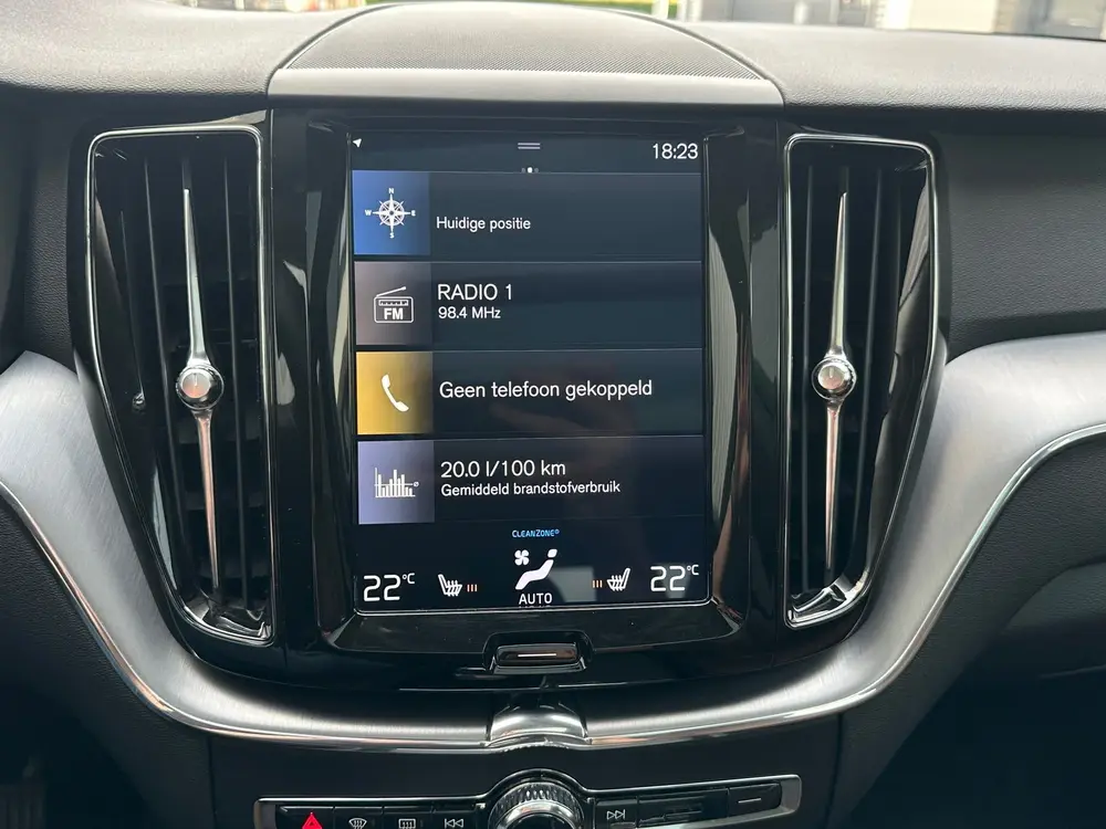 Volvo XC60 2.0 T8 Twin Engine AWD ACC Trekhaak Pano Leer Cam uit 2019, foto 18