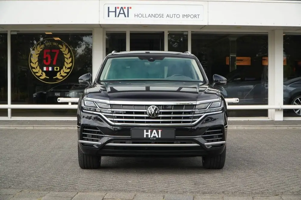 Volkswagen Touareg 3.0 TSi eHybrid 4M I Pano I ACC I Luchtve uit 2020, foto 2