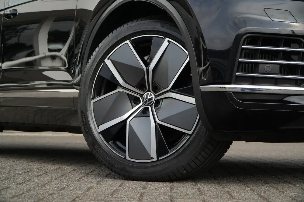 Volkswagen Touareg 3.0 TSi eHybrid 4M I Pano I ACC I Luchtve uit 2020, foto 4