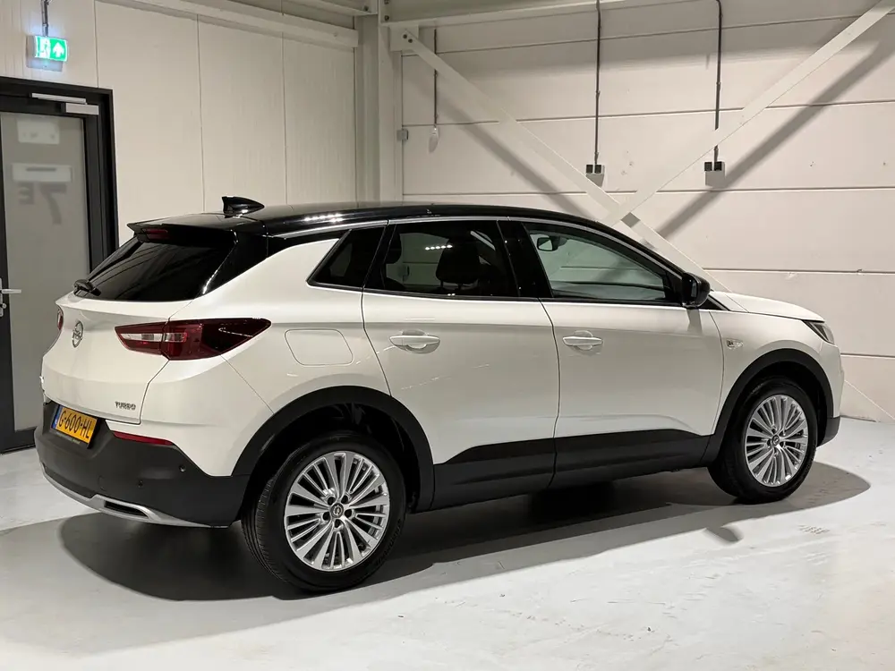 Opel Grandland X 1.2 Turbo uit 2019, foto 3