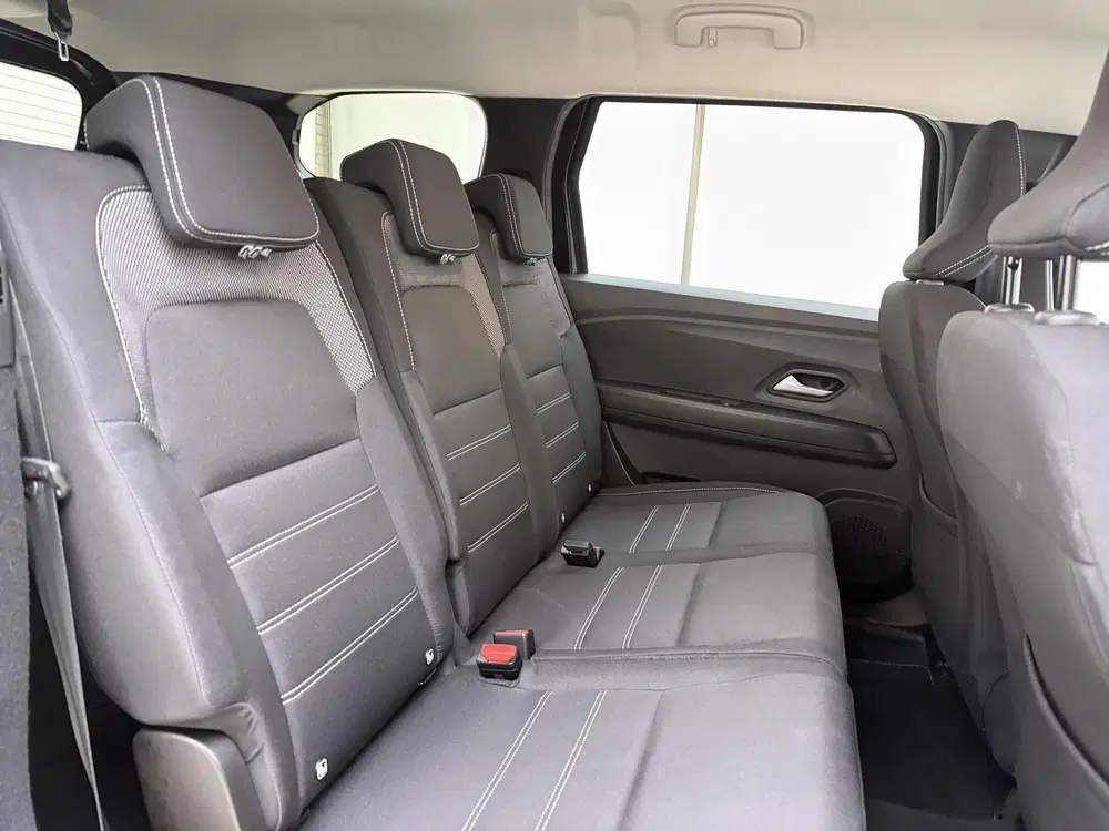 Dacia Jogger 1.0 TCe 110 Expression 5p. uit 2023, foto 10