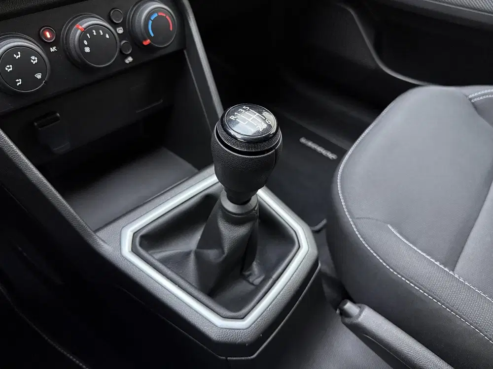 Dacia Jogger 1.0 TCe 110 Expression 5p. uit 2023, foto 18