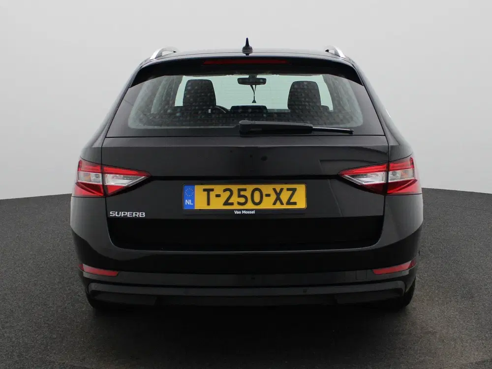 Skoda Superb 1.5 TSI ACT Business Edition uit 2023, foto 5