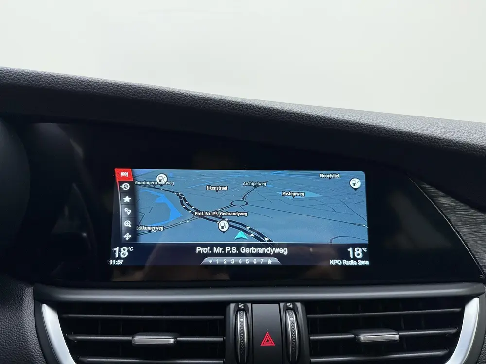 Alfa Romeo Giulia 2.0T | automaat | Climate control | Naviga uit 2019, foto 20
