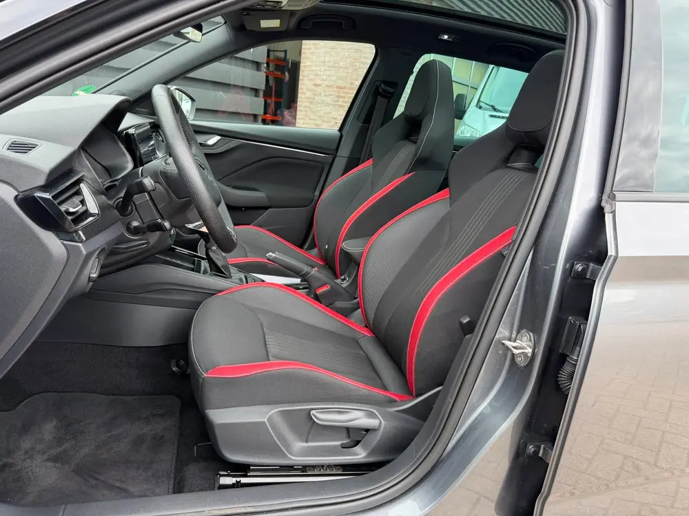Skoda Kamiq 1.5 TSI ACT Sportline Monte Carlo I Pano I uit 2023, foto 9